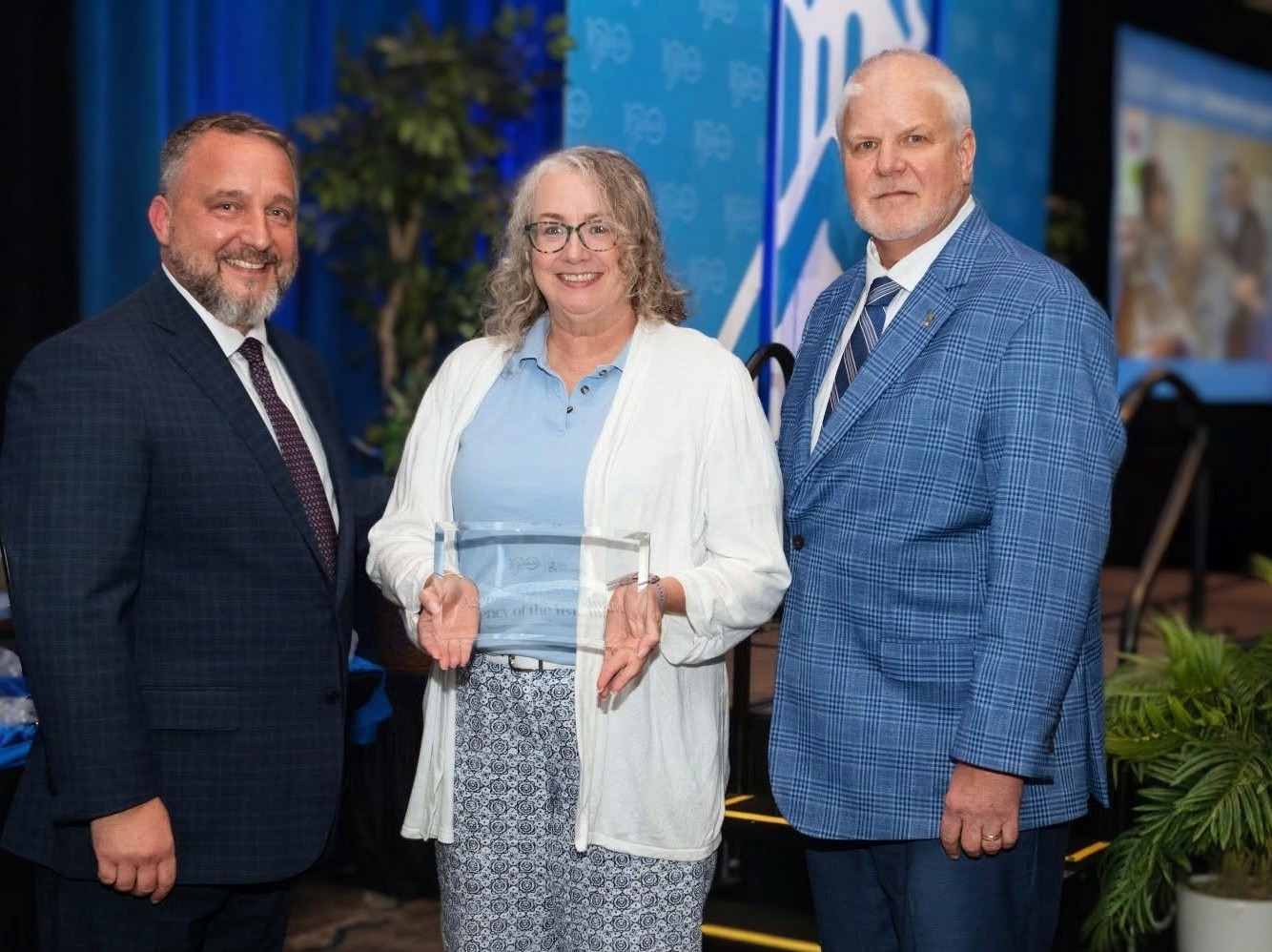 Middle Creek Insurance Named Erie Insurance Giving Network Agency of the Year 2025 for Outstanding Community Involvement